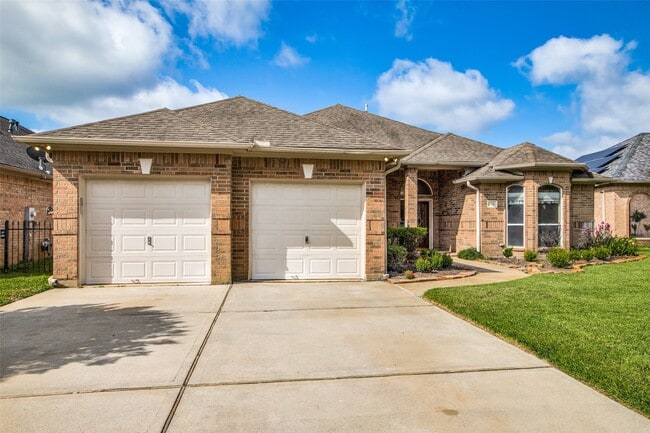 Building Photo - 13661 Lakeside Pl Dr