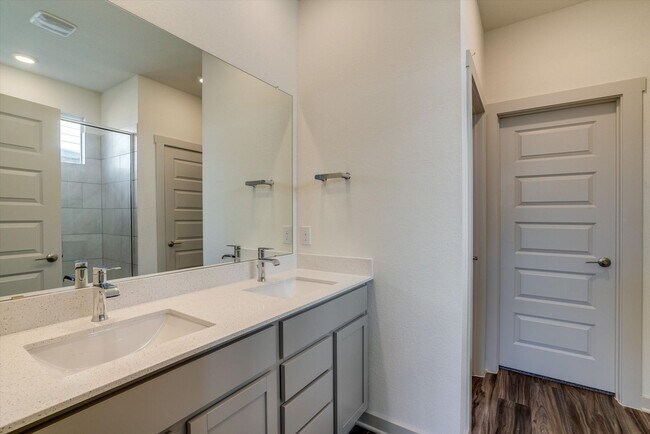 Building Photo - 200 Cupreata Ln