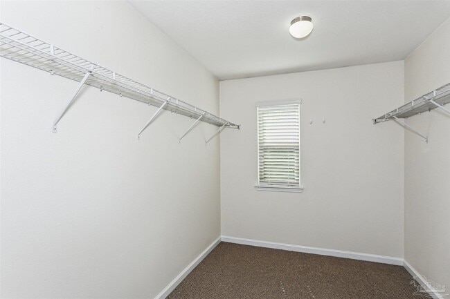 Building Photo - 499 Portside Dr