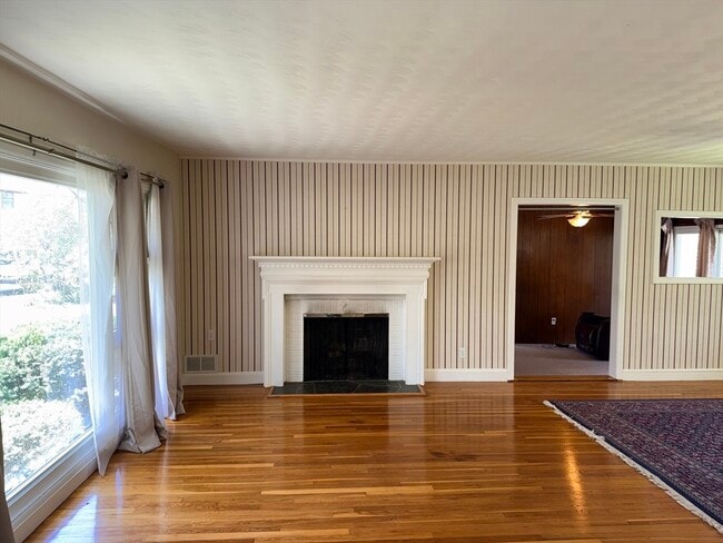 Building Photo - 28 Robinhood Rd