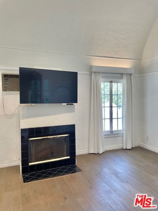 Building Photo - 459 S Holt Ave
