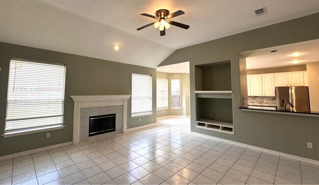 Building Photo - 8739 Saratoga Dr