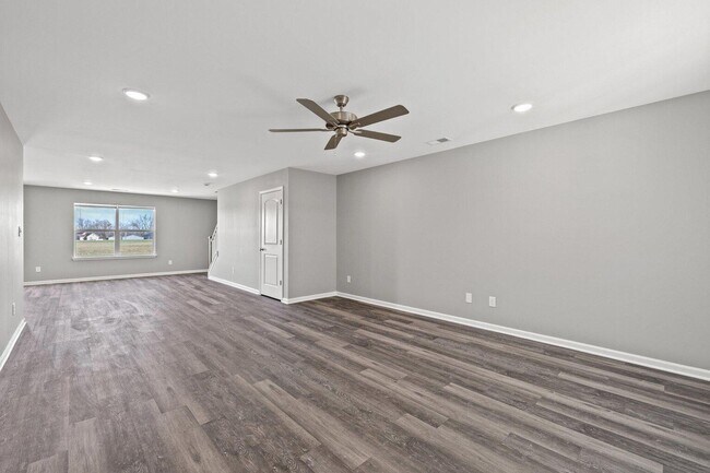 Building Photo - 6088 Arbor Wds Way