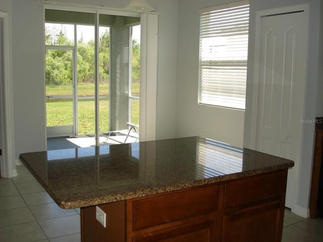 Building Photo - 9630 Baton Rouge Ln