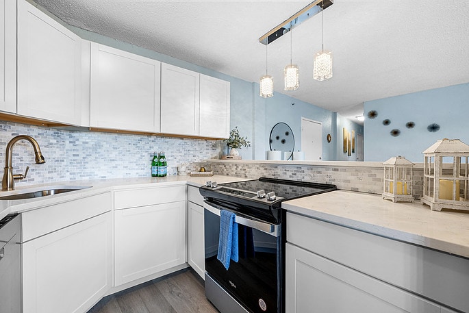 Building Photo - 3315 58th Ave S