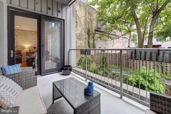 Building Photo - 934 N 3rd St