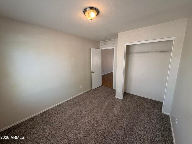 Building Photo - 8409 W Payson Rd