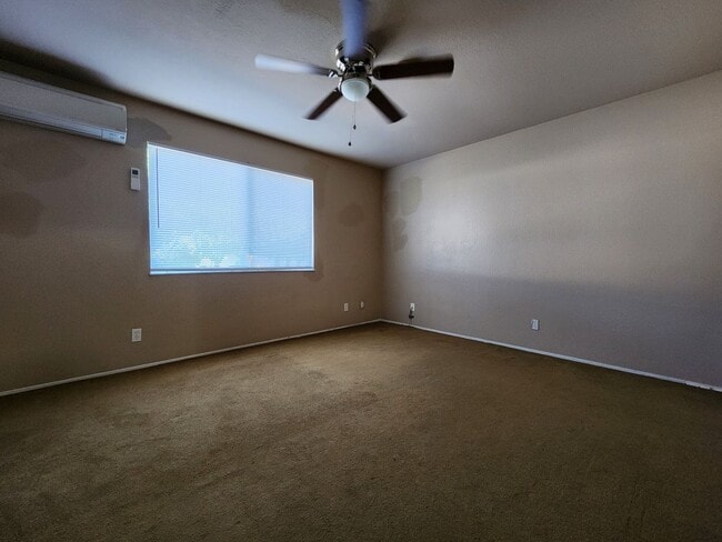 Building Photo - 2 Bedroom Condo in Rohnert Park