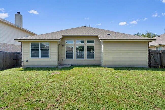 Building Photo - 1049 Regency Ln