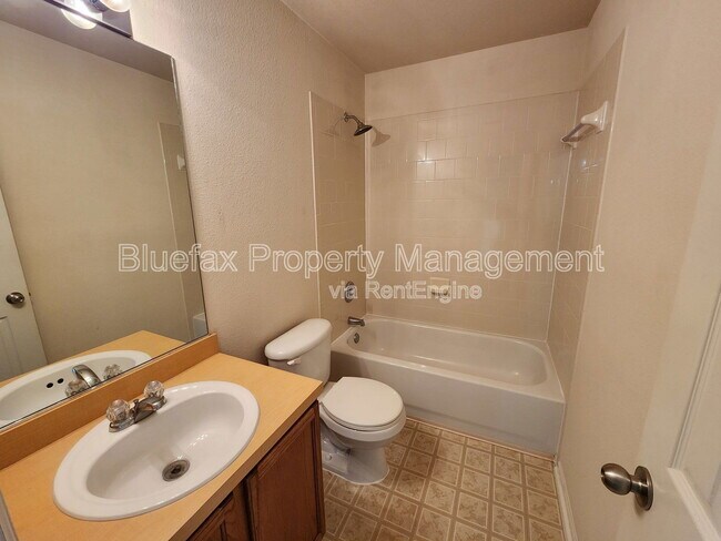 Building Photo - 943 Tisbury Pkwy