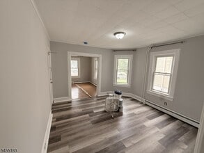 Building Photo - 109 Berry St