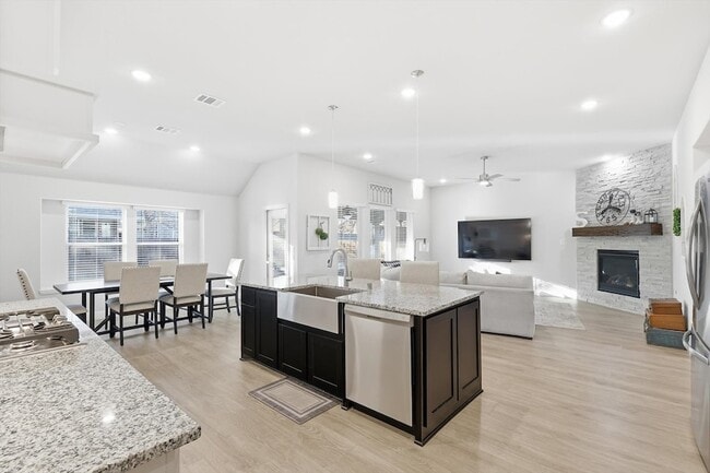 Building Photo - 1125 Cardinal Dr