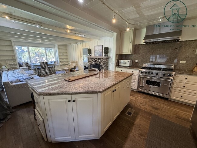 Building Photo - Adorable Three Bedroom Downtown Carmel-by-...