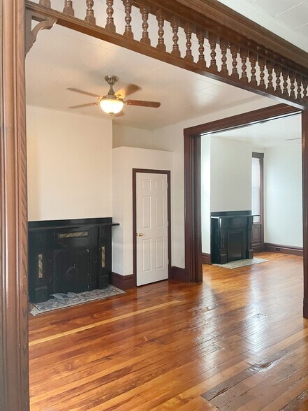 Building Photo - 1607 Sarah St