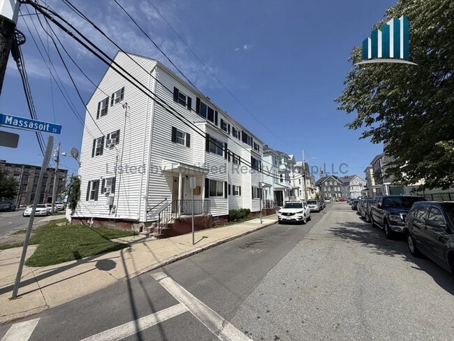 Building Photo - 85 Massasoit St