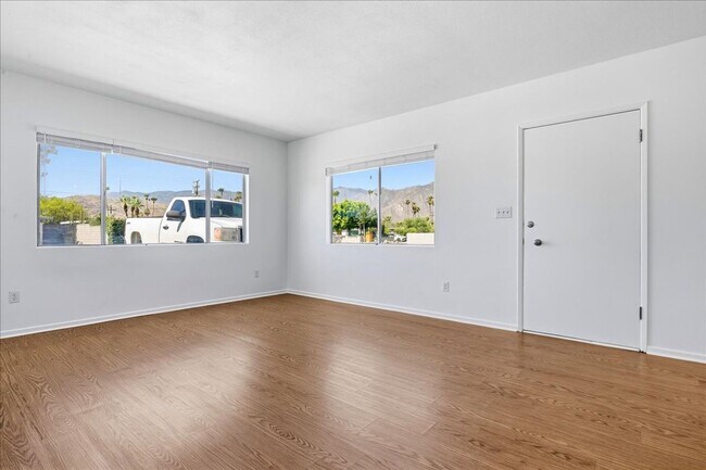Building Photo - 4444 E Sunny Dunes Rd