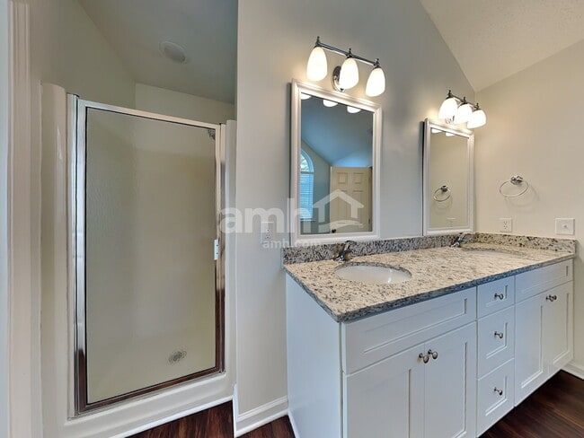 Building Photo - 65 Oak Ridge Cir