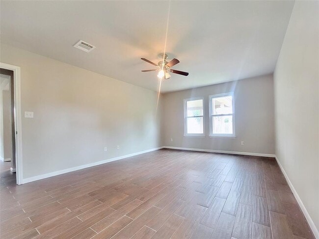 Building Photo - 110 Hays Forest Cove