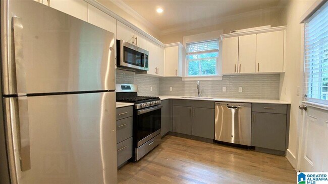 Building Photo - 4019 Glenwood Ave