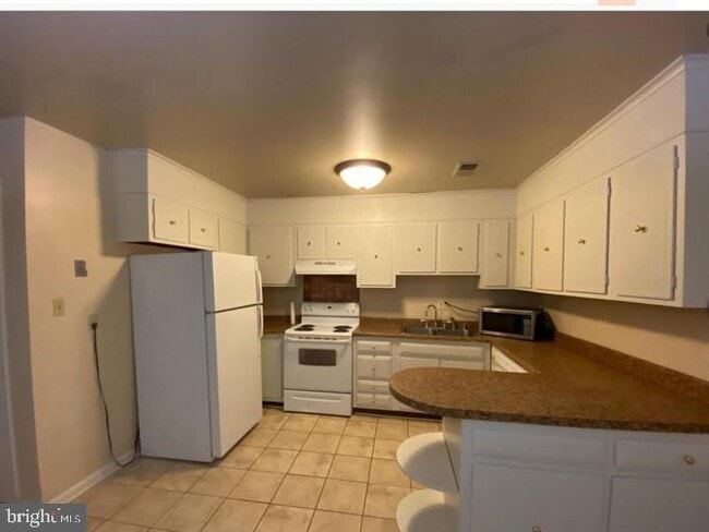 Building Photo - 14 Bentley Ct