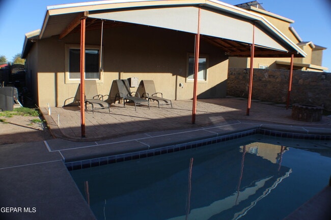 Building Photo - 4805 Ramon Vega