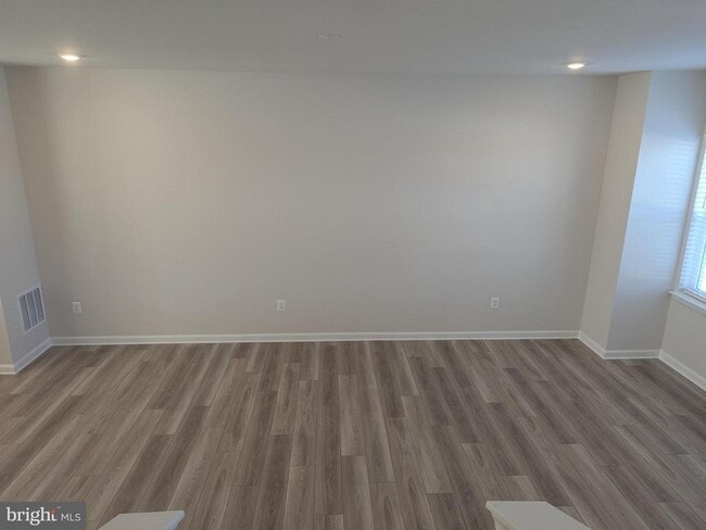 Building Photo - 212 Swan Fld Ave