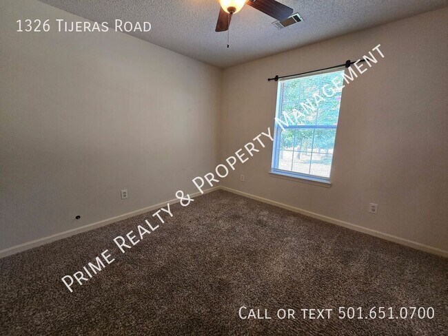 Building Photo - 1326 Tijeras Rd