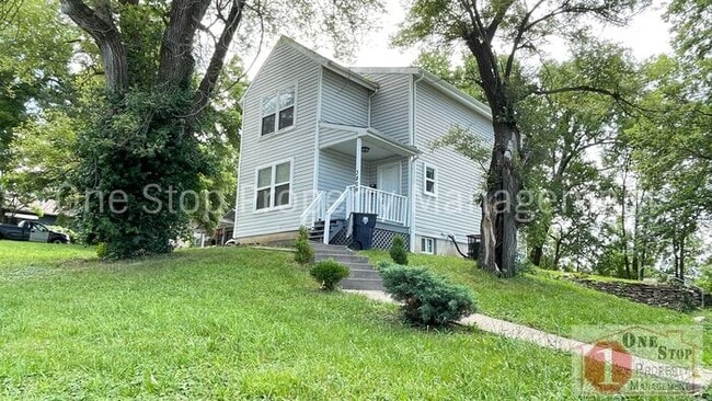 Primary Photo - Beautiful 3 Bedroom 2 Bathroom Home in Kan...