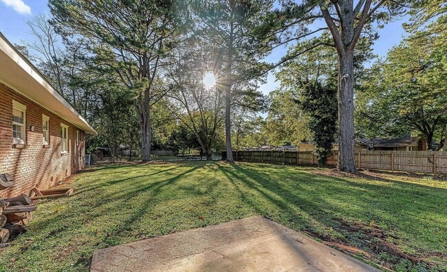 Building Photo - Coming soon, Section 8 Welcome!!! "Ranch style 3-Bed, 2-Bath Gem with 1,344 Sq Ft in Huntsville's...