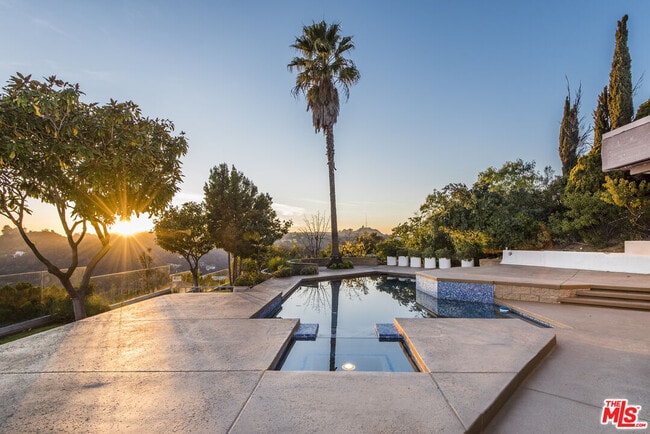 Building Photo - 7940 Vulcan Dr