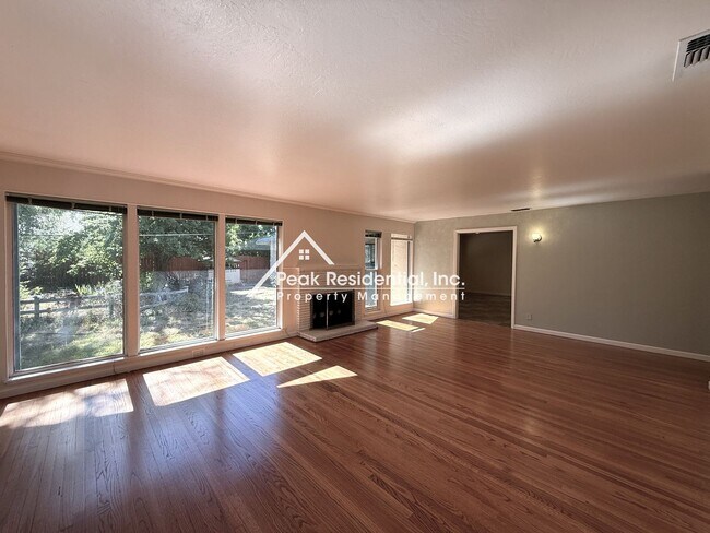 Building Photo - 4301 Cottage Way