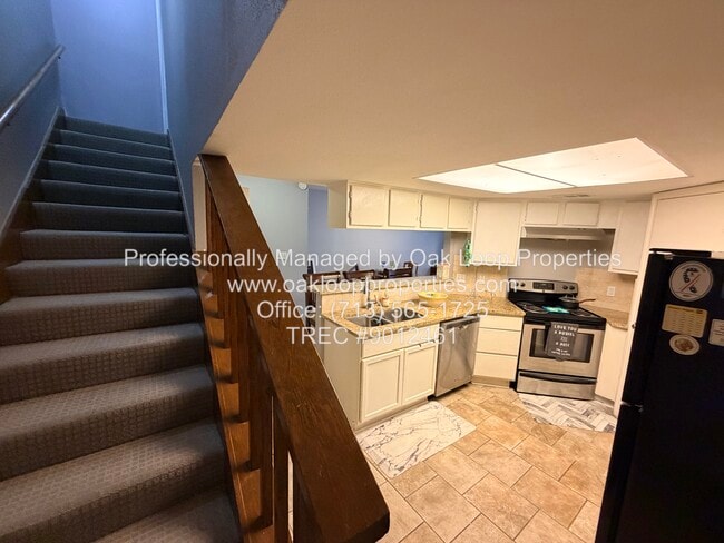 Building Photo - 726 Country Pl Dr