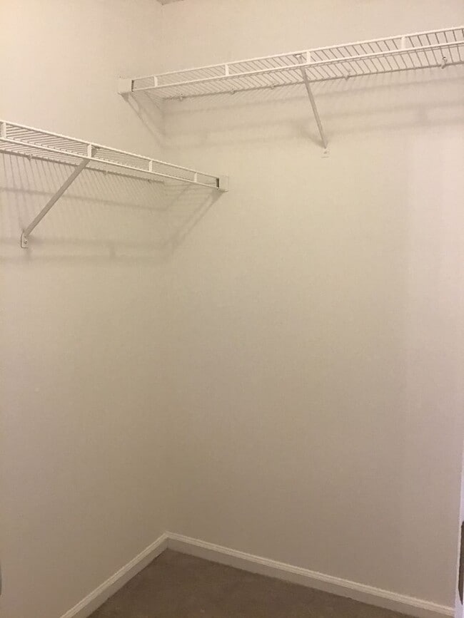 Building Photo - Room in 3 Bedroom Townhome at Cressingham Ct