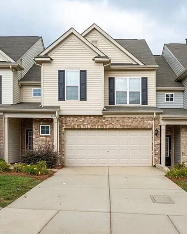 Building Photo - Gated Community