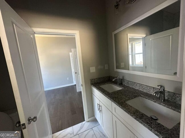 Building Photo - 1536 Montreat Ave SW