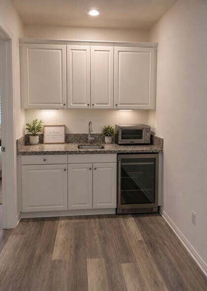 Building Photo - 7856 Spring Hollow Ct