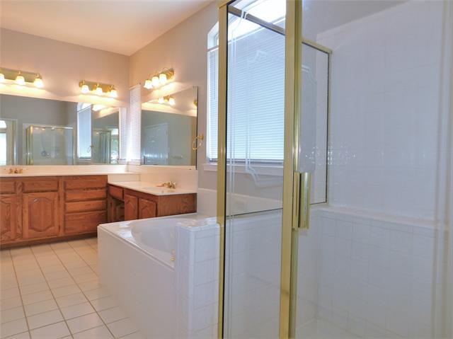 Building Photo - 2432 Shetland Dr