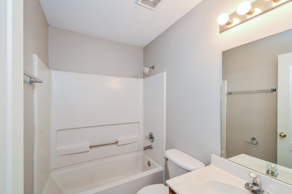 Building Photo - 9760 Riggin Dr