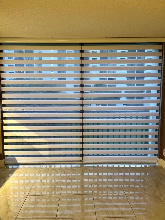 Building Photo - 16919 N Bay Rd