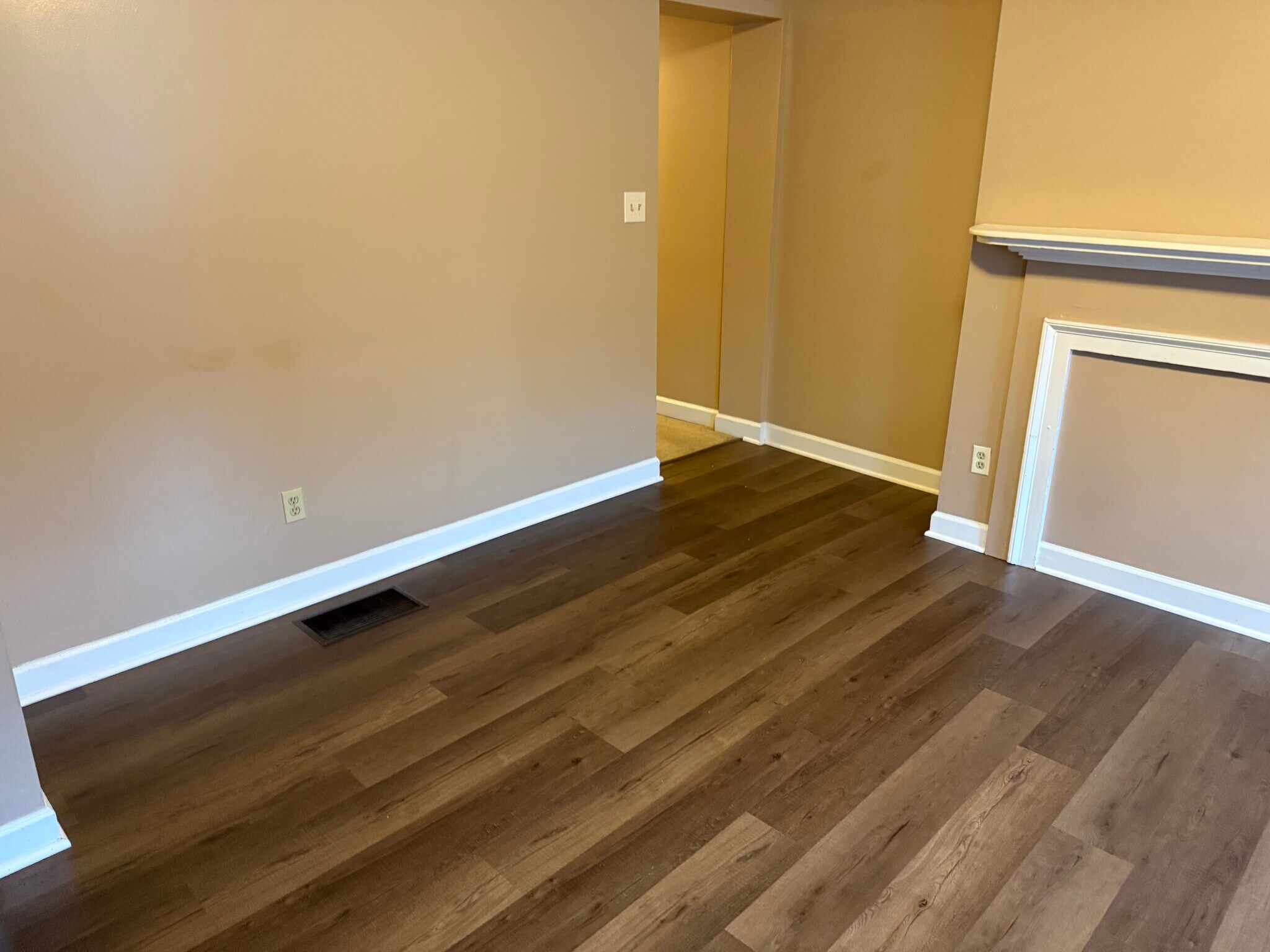 Building Photo - 210 N Kent St