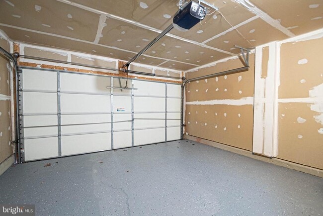 Building Photo - 1682 White Oak Vista Dr