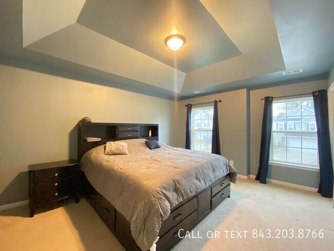 Building Photo - 219 Lazy River Ln