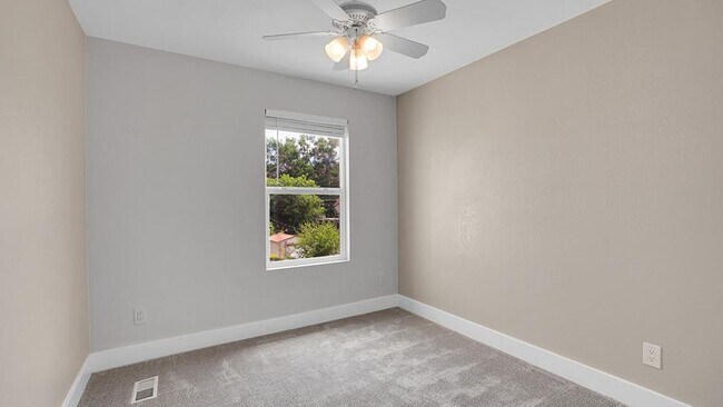Building Photo - 38 S Meade St