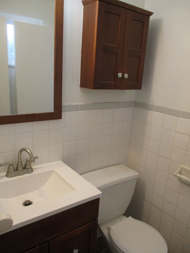 Building Photo - 3 Bedroom/1.5 Bath Brick Ranch In Miamisburg