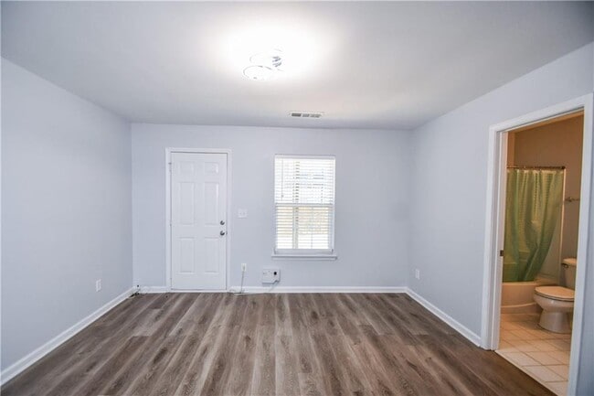 Building Photo - 2201 Landing Walk Dr