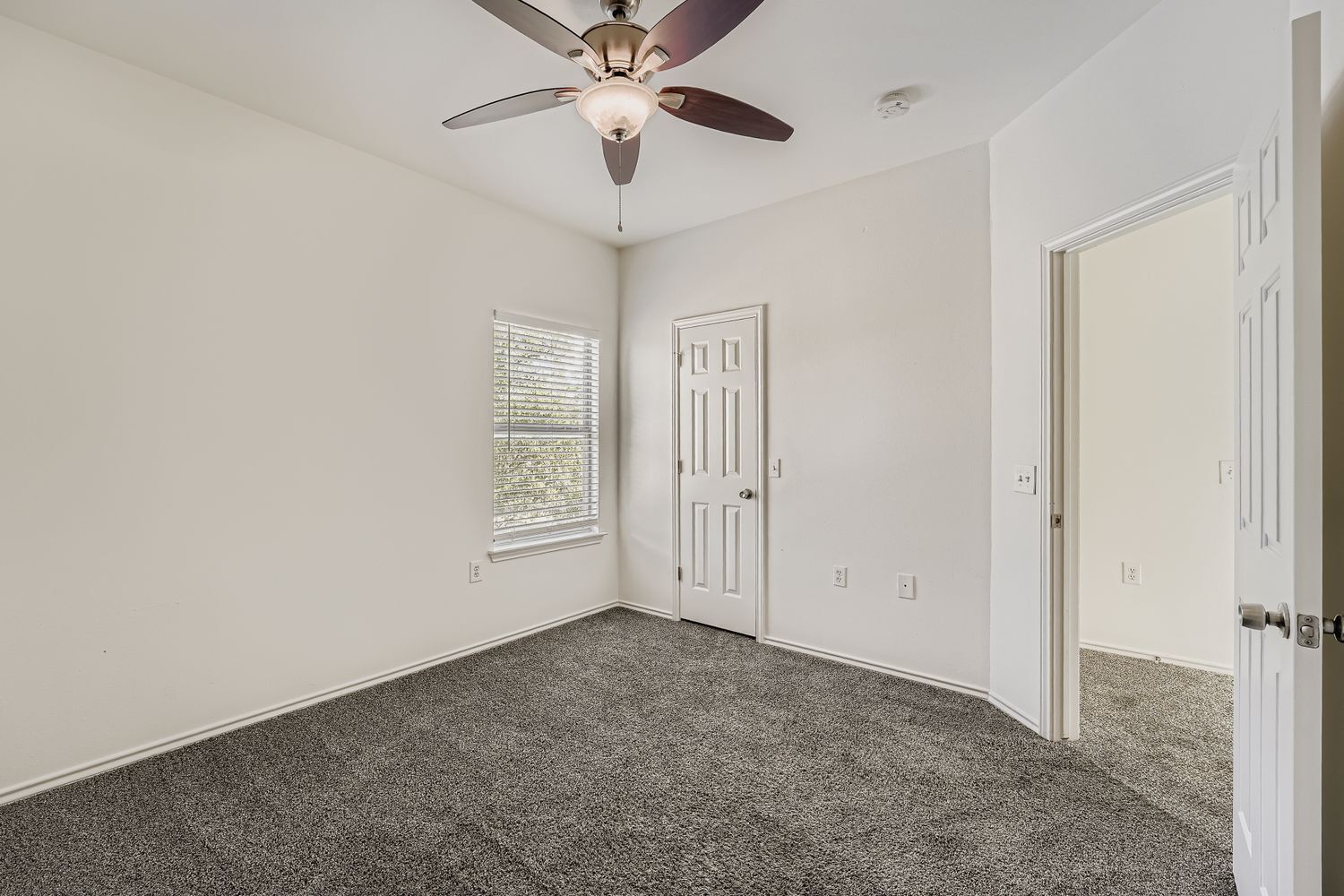 Upstairs bedroom 1 - 7207 Bethune