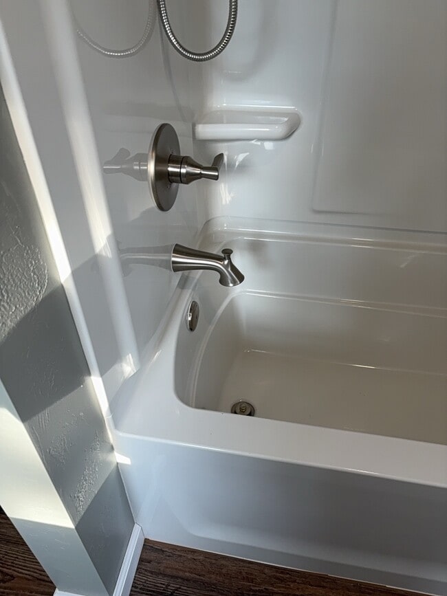 Building Photo - 520 E Washington St