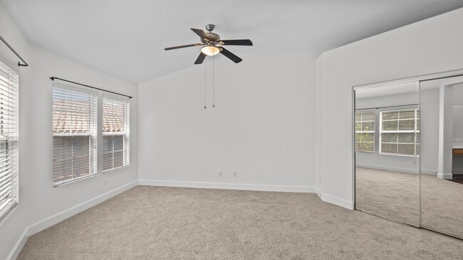 Building Photo - Tri-Level Townhome in Tustin