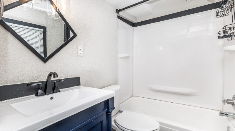 Building Photo - 1208 Rhomberg Ave