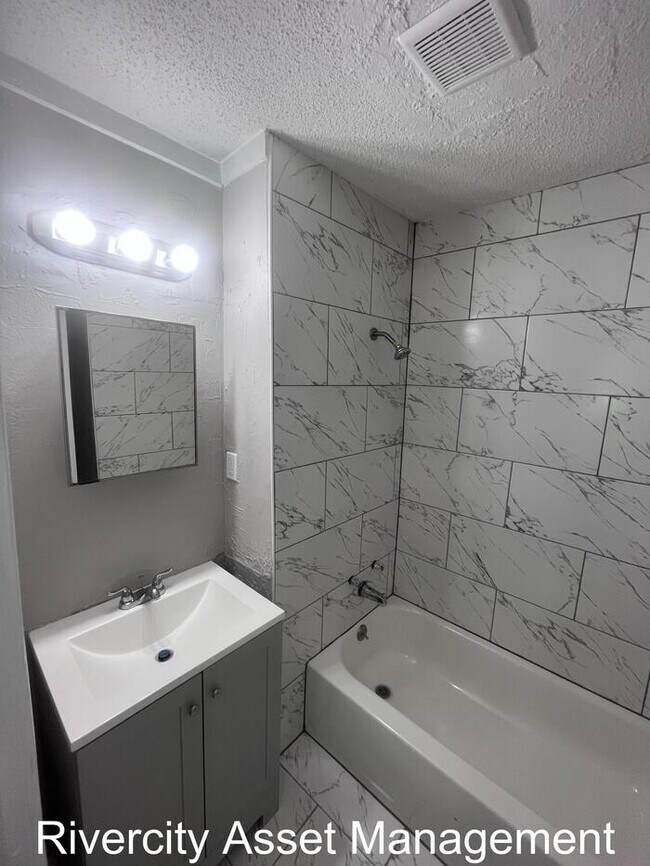 Building Photo - Cute & Quaint Renovated Home!!! Section 8 Welcomed !!!!!!